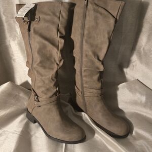 Stylish Tan Knee-High Women's Boots